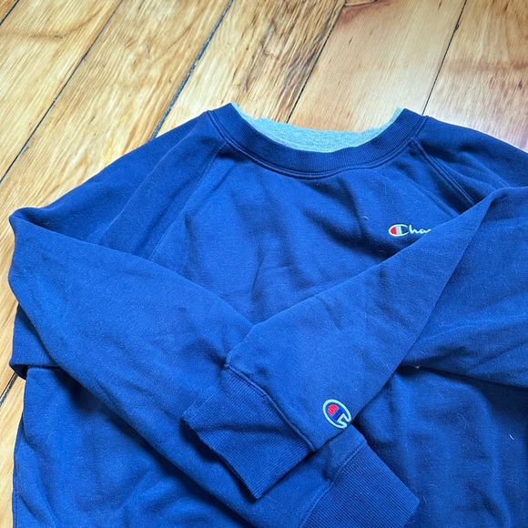 Champion Cropped Sweatshirt - Picture 2 of 5